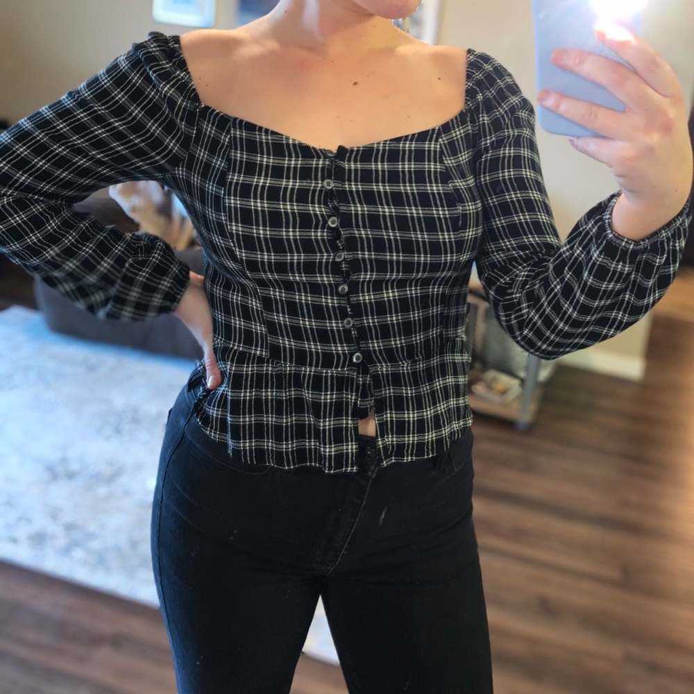 Black plaid top